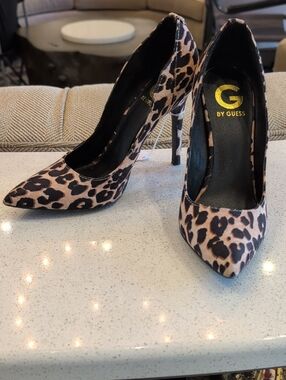 G by Guess Leopard Print Pointed Toe Pumps - Tan/Black